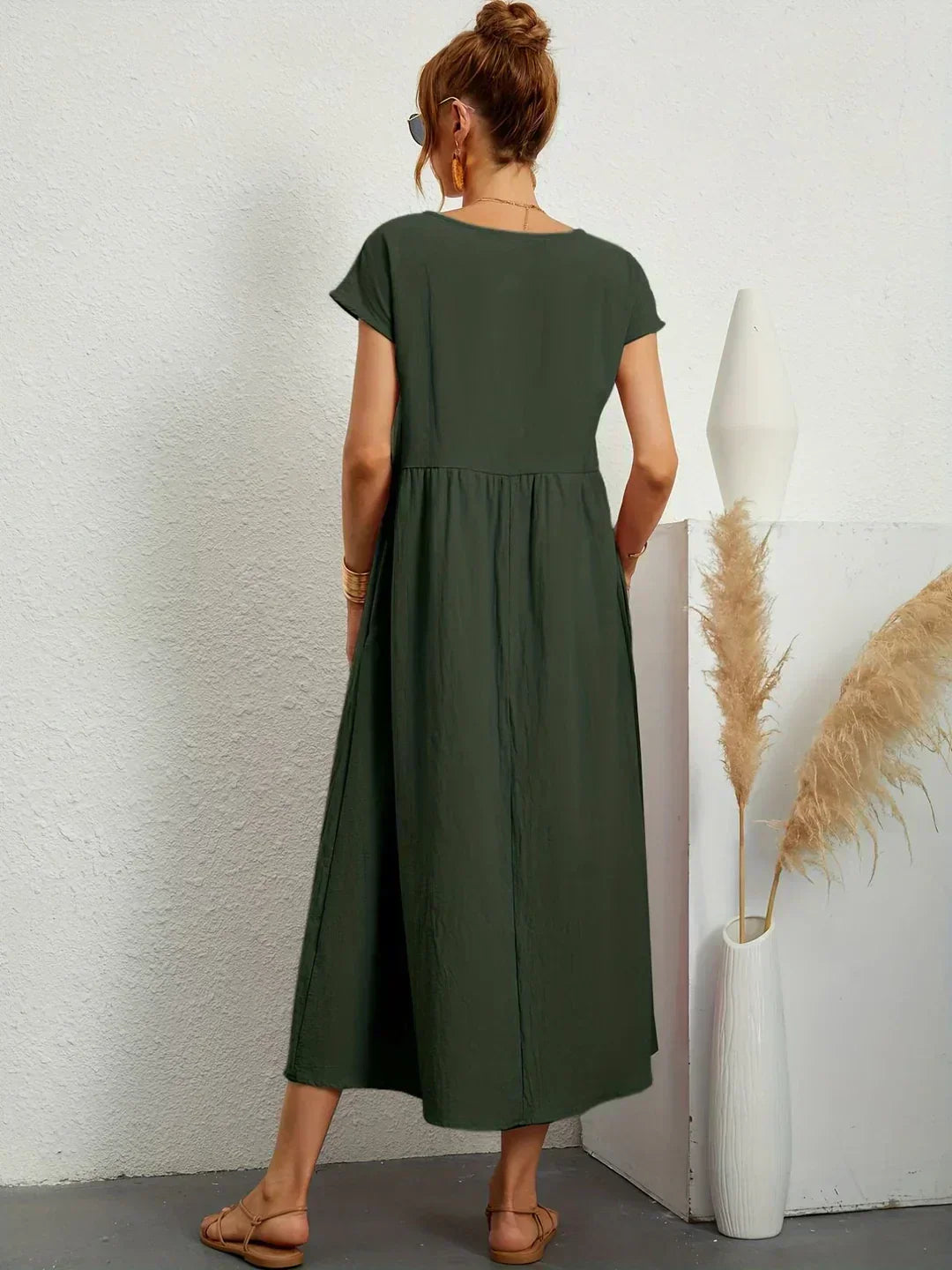 Robe midi Gabriella à l'élégance intemporelle