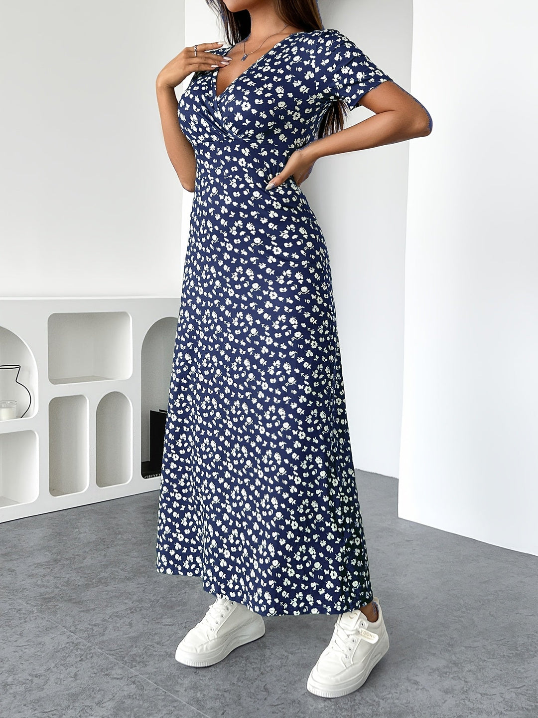 Eurynomeis - Elegant Floral Maxi Dress